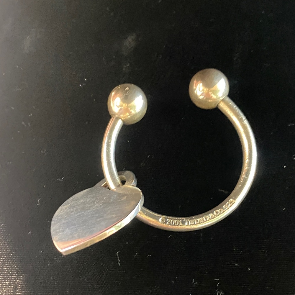 Tiffany & Co. Silver Heart Key Holder - Picture 3 of 4